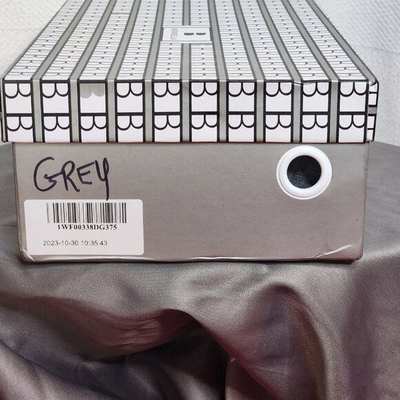 Newbella Grey Mousse Fit Pointed Toe Square Heel Gold Tone Chain Dress Mule 7.5 - Picture 12 of 16